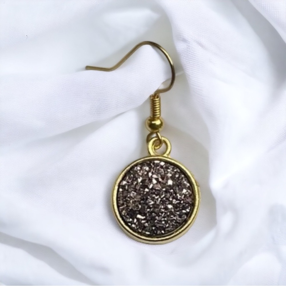 CIRCULAR GLITTER HANGING EARRING, GOLD SETTING, SHIMMERY COCO GLITTER - Picture 5 of 11